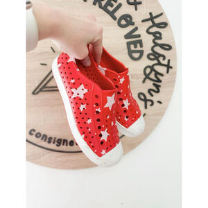 Natives Red Star Shoes Youth 6Y EUC